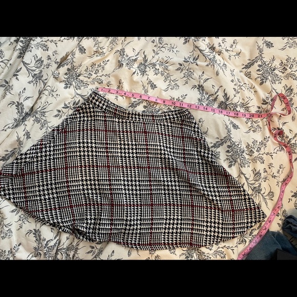 American Apparel houndstooth plaid mini skirt - Picture 3 of 6